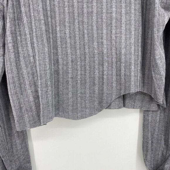 Band of Gypsies Westminster Heather Gray Asymmetrical Hem Sweater Medium - Picture 3 of 8